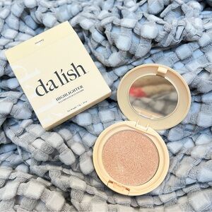 NEW! Radiant Glow Highlighter in Sunrise